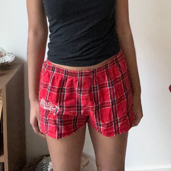 Atlanta Fastpitch Plaid Shorts Red White Black Elastic Waist Casual - Picture 2 of 7